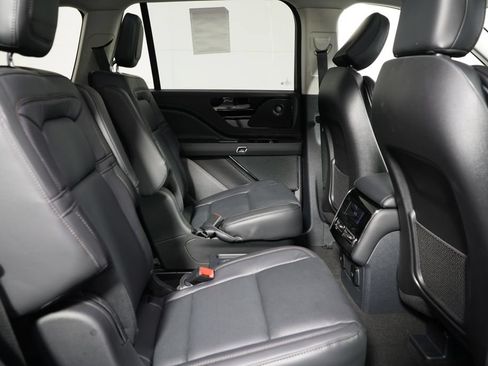 New 2026 Lincoln Aviator Reserve w/ Jet Appearance Package AWD/4WD image 18