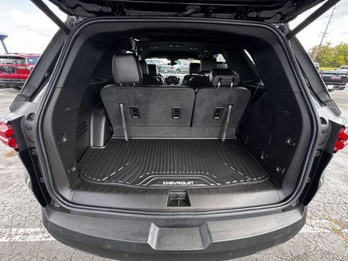 Used 2022 Chevrolet Traverse LT image 9