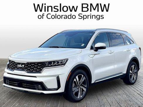 Used 2023 Kia Sorento EX w/ Panoramic Sunroof Package AWD/4WD image 3