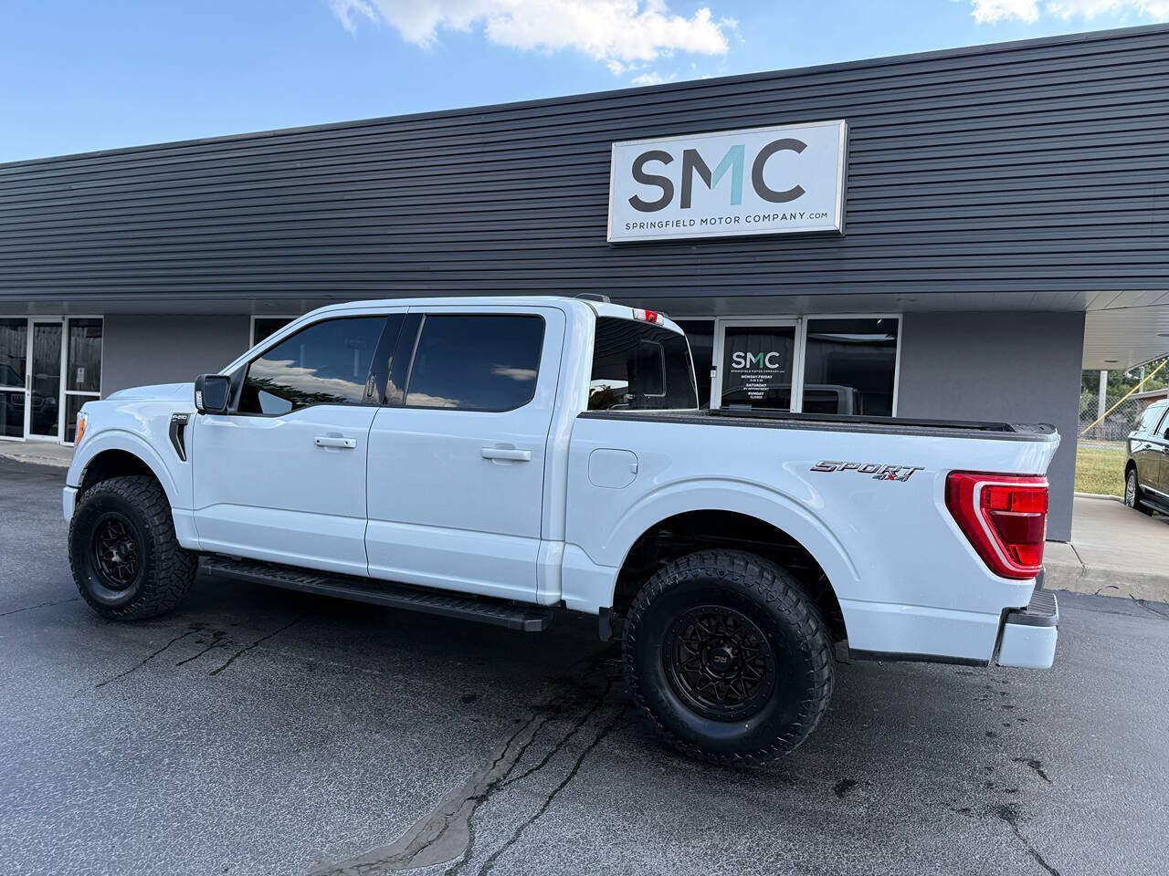 Used 2022 Ford F150 XLT w/ Equipment Group 302A High AWD/4WD image 9
