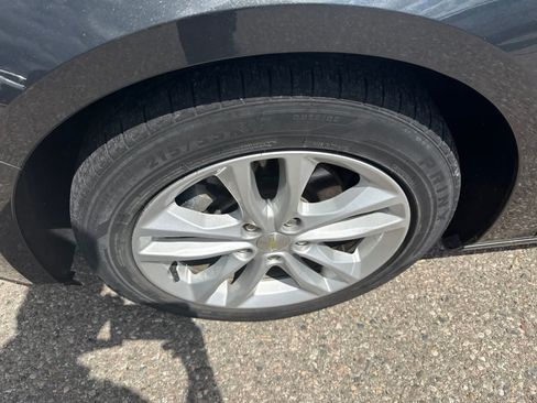 Used 2017 Chevrolet Malibu LT FWD image 6