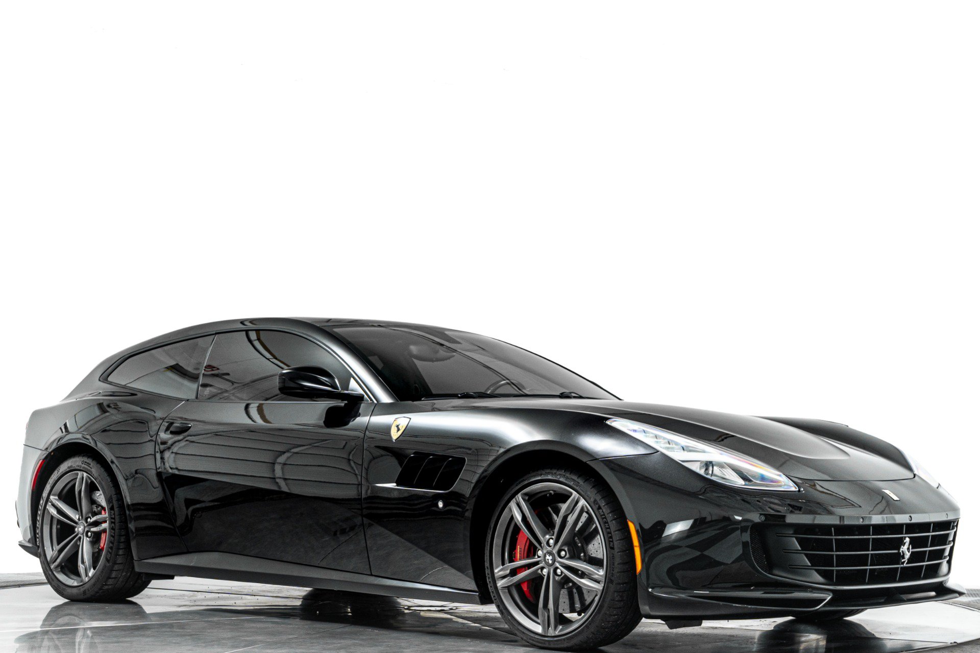 Used 2019 Ferrari GTC4Lusso AWD/4WD image 34