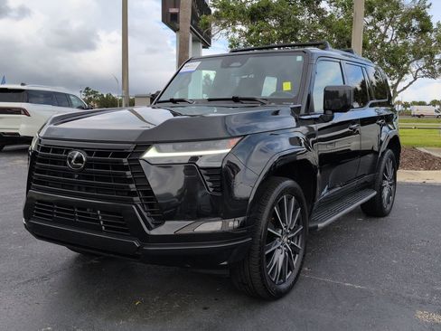 Used 2024 Lexus GX 550 w/ Accessory Package (Z1) AWD/4WD image 8