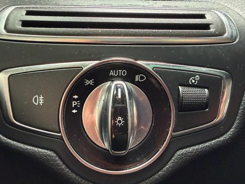 Used 2015 Mercedes-Benz C 300 4MATIC Sedan image 24