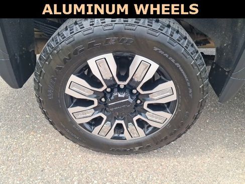 Certified 2025 GMC Sierra 3500 Denali w/ Denali Reserve Package image 34