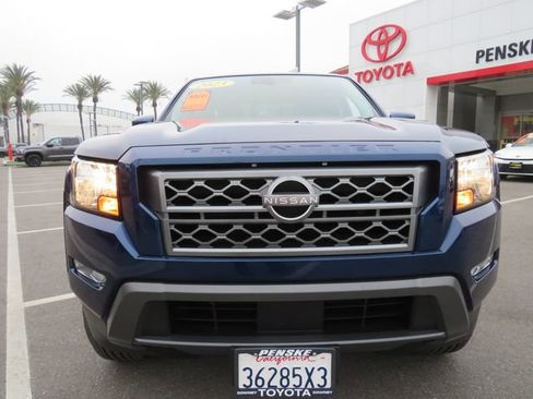 Used 2023 Nissan Frontier SV w/ SV Convenience Package image 2
