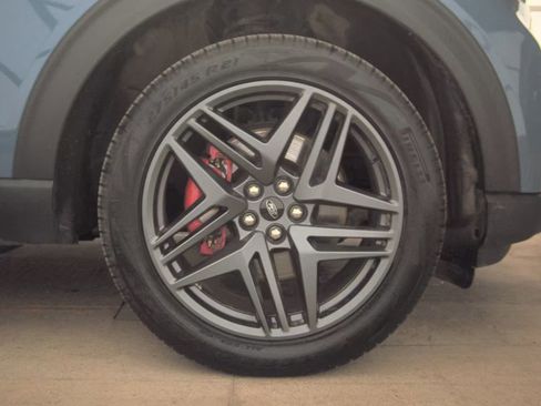 Used 2025 Ford Explorer ST-Line w/ Premium Package image 13