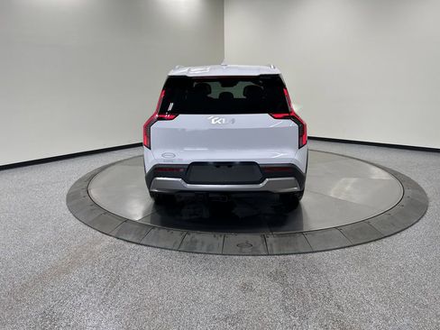 New 2026 Kia EV9 Wind image 6