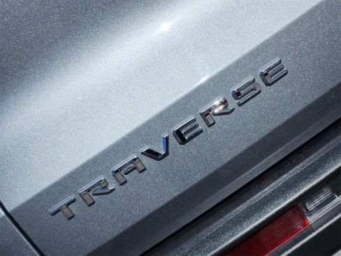 Used 2024 Chevrolet Traverse LS image 11