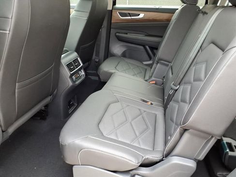 New 2026 Volkswagen Atlas SE FWD image 9