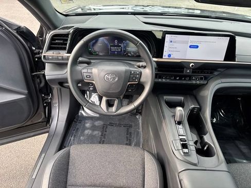 Used 2023 Toyota Crown w/ Carpet Mat Package (TMS) AWD/4WD image 30