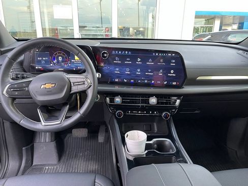Used 2026 Chevrolet Traverse LT FWD image 10