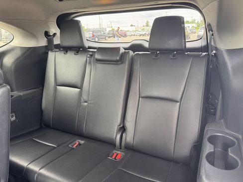 Used 2023 Toyota Highlander Limited AWD/4WD image 11