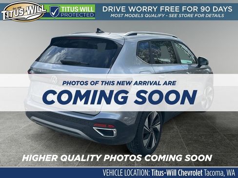 Used 2025 Volkswagen Taos SE AWD/4WD image 4