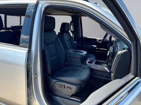 Used 2022 GMC Sierra 3500 Denali w/ Denali Ultimate Package AWD/4WD image 31