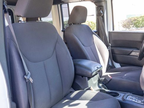 Used 2015 Jeep Wrangler Unlimited Sport w/ Connectivity Group image 22