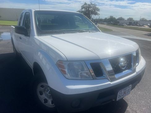 Used 2012 Nissan Frontier S w/ S Preferred Pkg RWD image 3