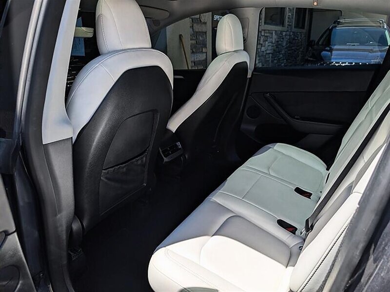 Used 2023 Tesla Model Y Performance AWD/4WD image 25