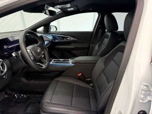 New 2026 Chevrolet Equinox EV LT image 12