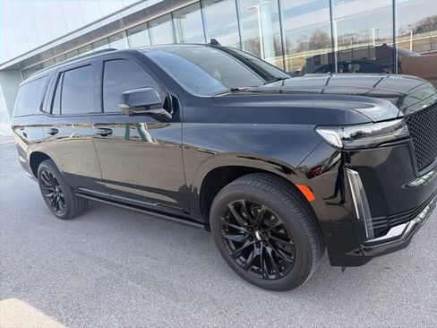 Used 2023 Cadillac Escalade Sport Platinum w/ LPO, ONYX Package image 2