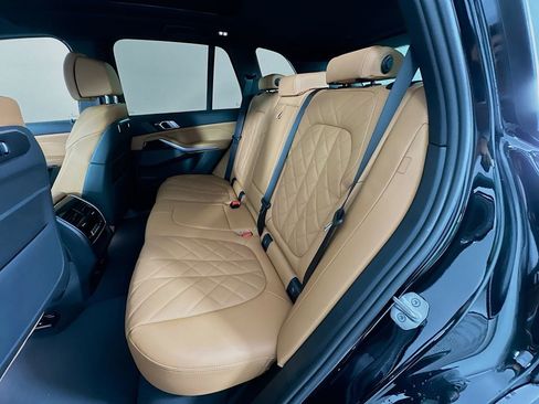 New 2026 BMW X5 xDrive50e image 17