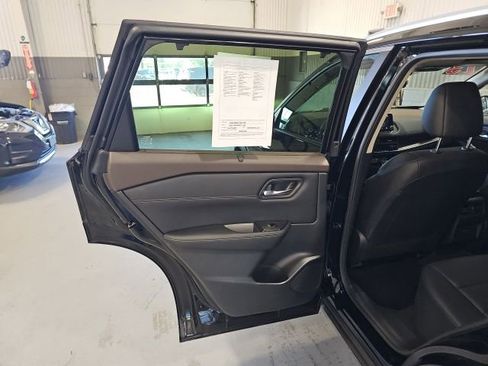 Certified 2023 Nissan Rogue SV w/ SV Premium B Package AWD/4WD image 19