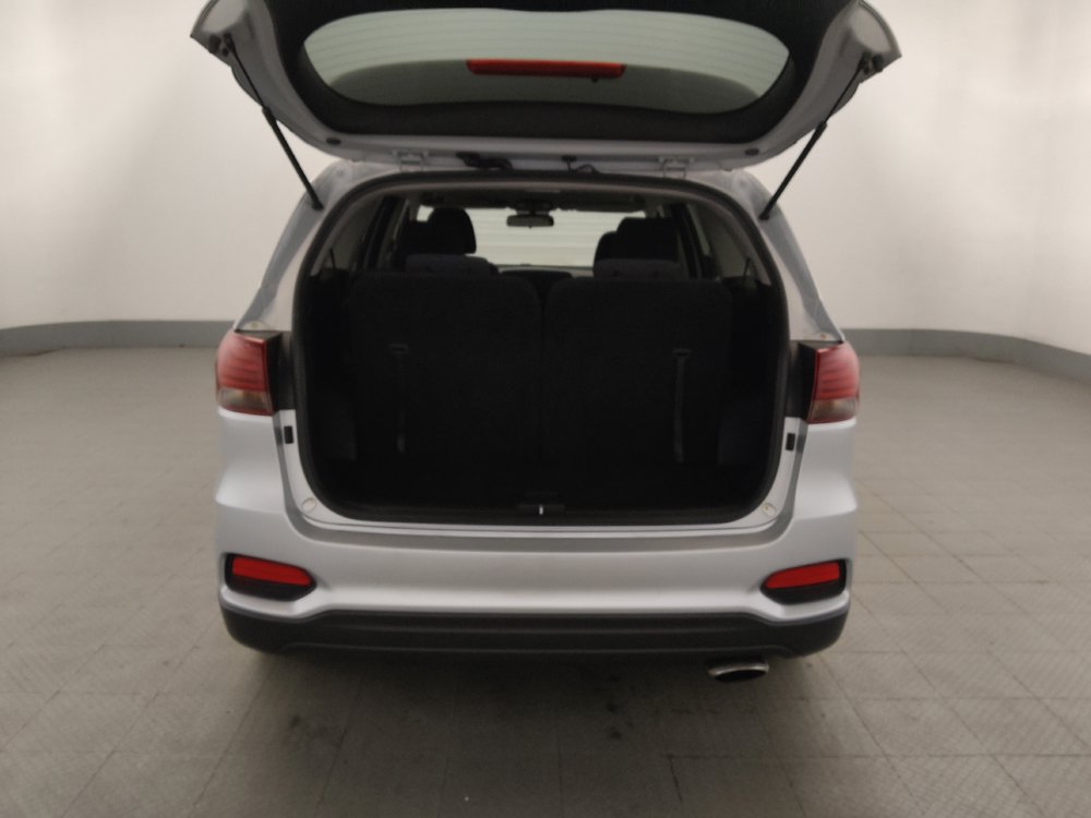 Used 2019 Kia Sorento FWD image 29