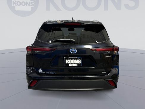 Used 2024 Toyota Highlander XLE image 5