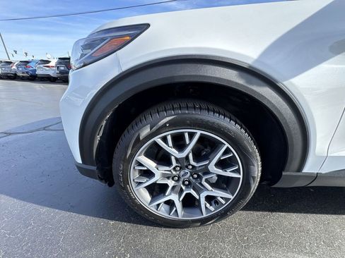 Used 2025 Ford Explorer Platinum w/ Ultimate Package AWD/4WD image 10