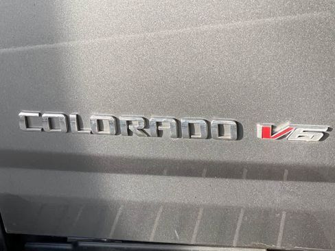 Used 2018 Chevrolet Colorado Z71 AWD/4WD image 11