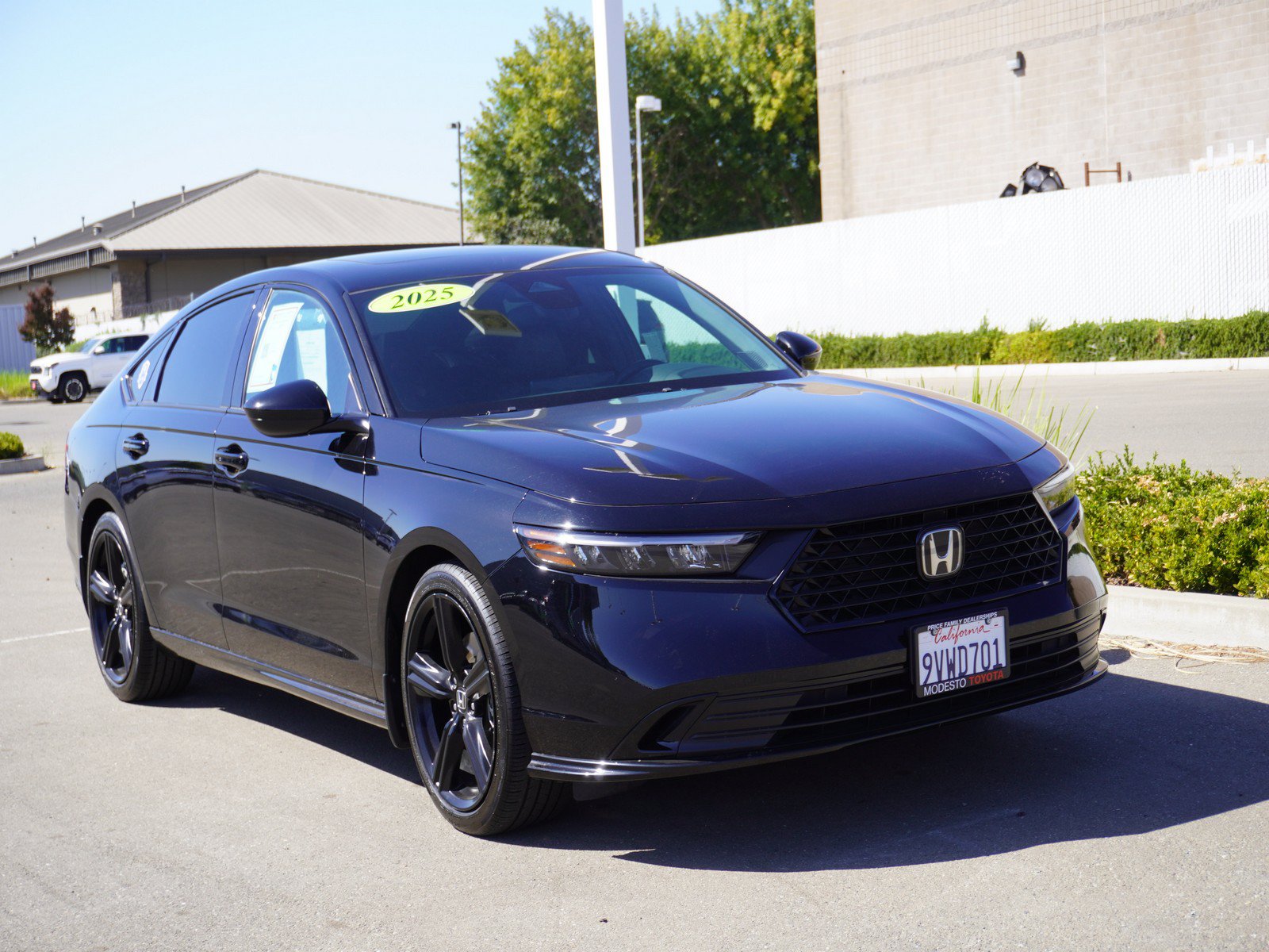 Used 2025 Honda Accord Sport image 1