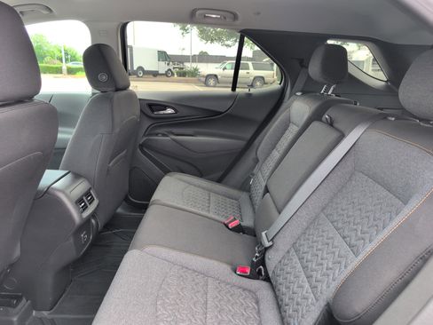 Used 2024 Chevrolet Equinox LT w/ LPO, Floor Liner Package FWD image 31