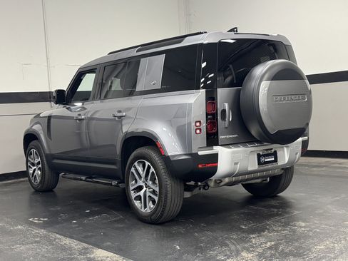 Used 2023 Land Rover Defender 110 S image 11