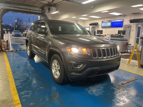 Used 2014 Jeep Grand Cherokee Laredo w/ Quick Order Package 23E image 2