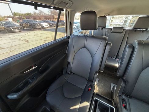 Used 2025 Toyota Grand Highlander LE image 41