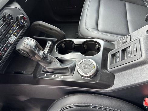 New 2025 Ford Bronco Badlands image 12