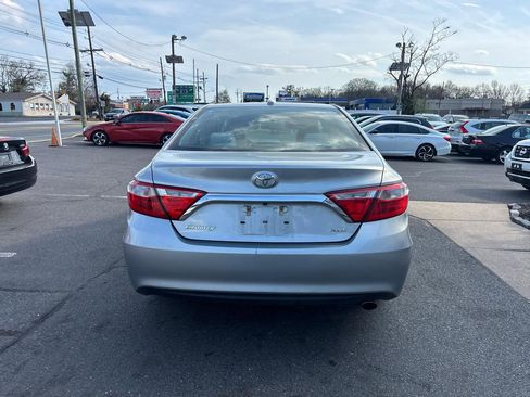 Used 2017 Toyota Camry XLE image 6
