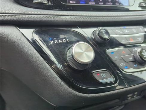 Used 2019 Chrysler Pacifica Limited w/ Advanced Safetytec Group FWD image 23