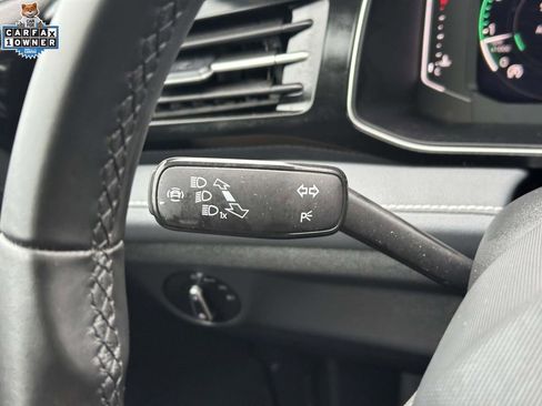 Used 2025 Volkswagen Jetta SEL FWD image 23