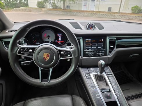 Used 2015 Porsche Macan S AWD/4WD image 25
