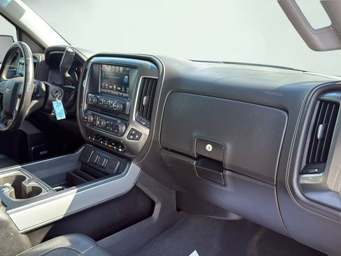 Used 2018 Chevrolet Silverado 1500 LTZ Z71 w/ Redline Edition AWD/4WD image 41