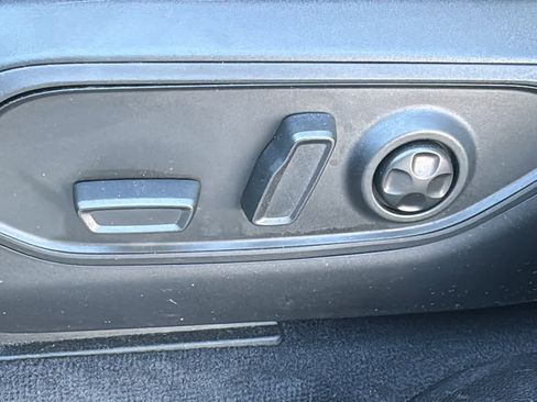 Used 2023 Jeep Grand Cherokee Limited image 6