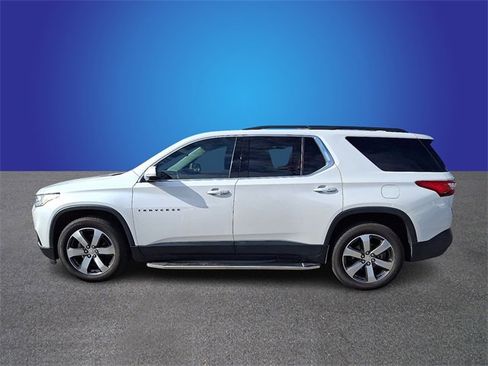 Used 2020 Chevrolet Traverse LT w/ LT Premium Package image 7