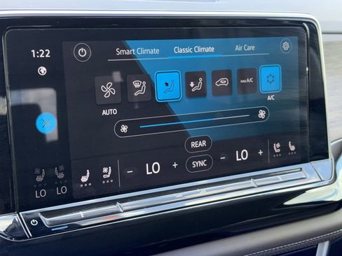 Used 2025 Volkswagen Atlas SEL image 5