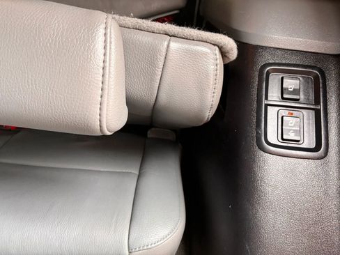 Used 2010 Toyota Sequoia Limited AWD/4WD image 37