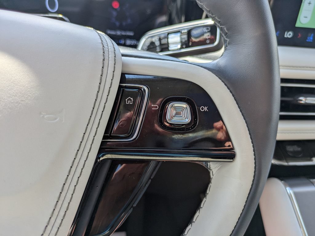Used 2026 Lincoln Aviator 2WD image 14