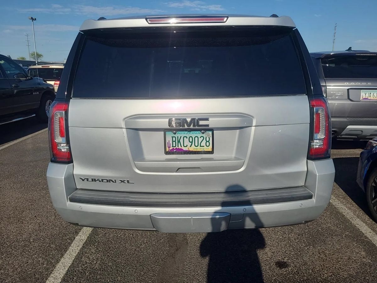 Used 2019 GMC Yukon XL SLT w/ Open Road Package RWD image 3