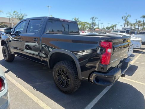 Used 2022 Chevrolet Silverado 1500 ZR2 w/ Technology Package AWD/4WD image 3