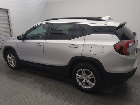 Used 2022 GMC Terrain SLE w/ Driver Convenience Package FWD image 3