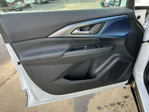 New 2026 Chevrolet Equinox EV LT image 9